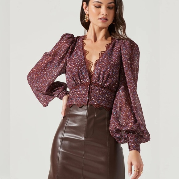Astr Tops - ASTR The Label Zanna Floral Lace Trim Top NWT